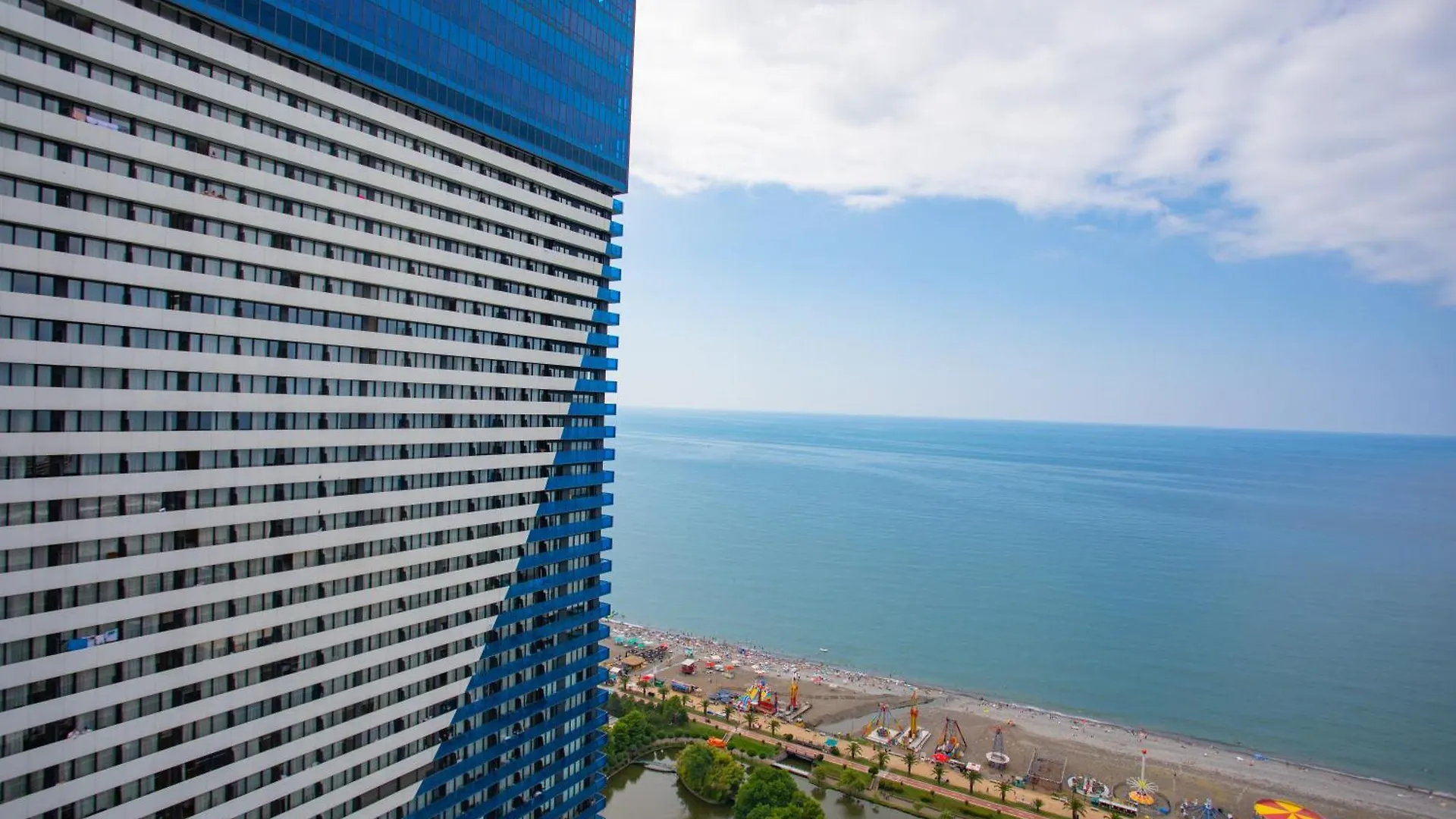 Orbi City Hotel Official D Block Батуми 5*,
